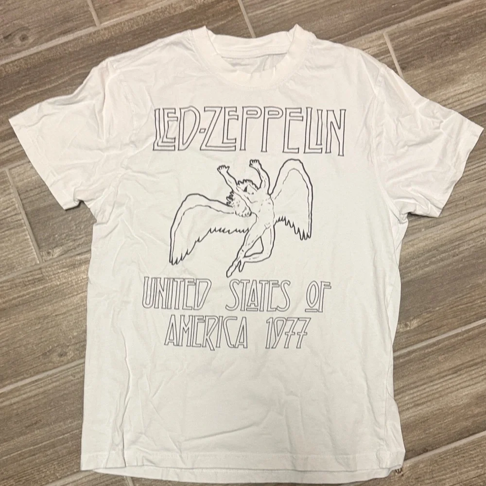 White Graphic T-Shirt - Picture 1 of 3